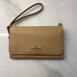 Coach wristlet wallet